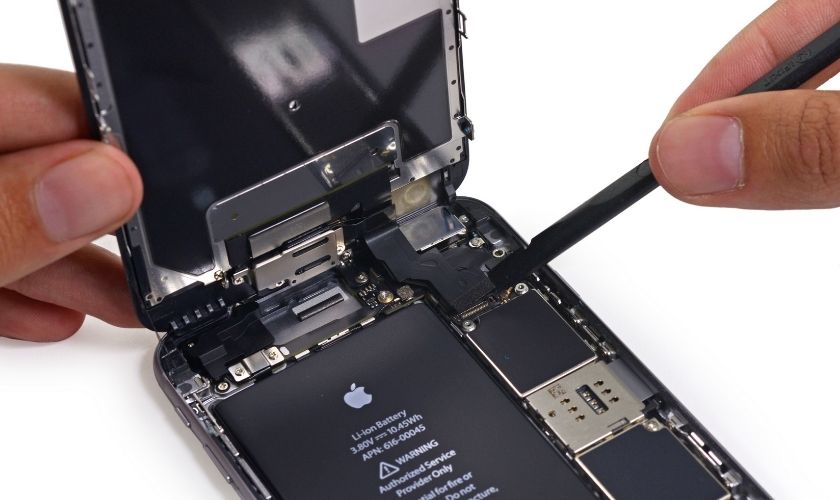 Có nên thay pin iPhone 6S Plus không? Thay ở đâu uy tín?