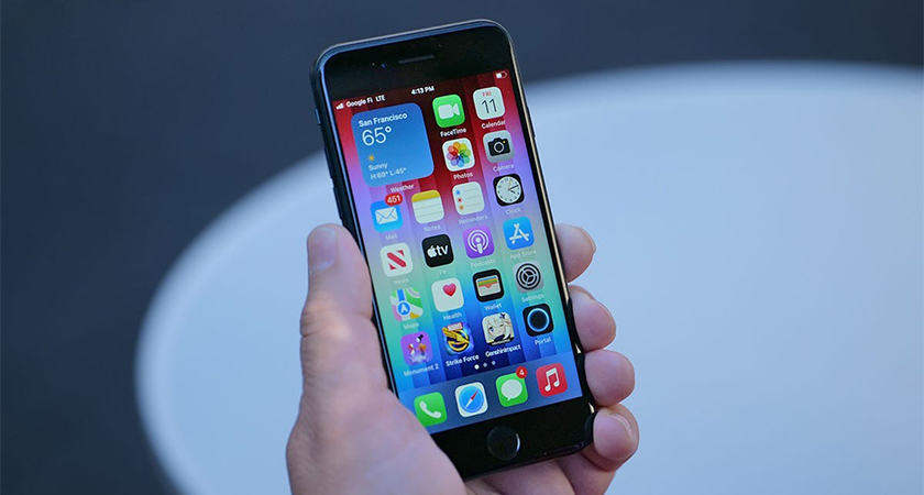 Có nên mua iPhone SE 2022 không? Giá bao nhiêu?