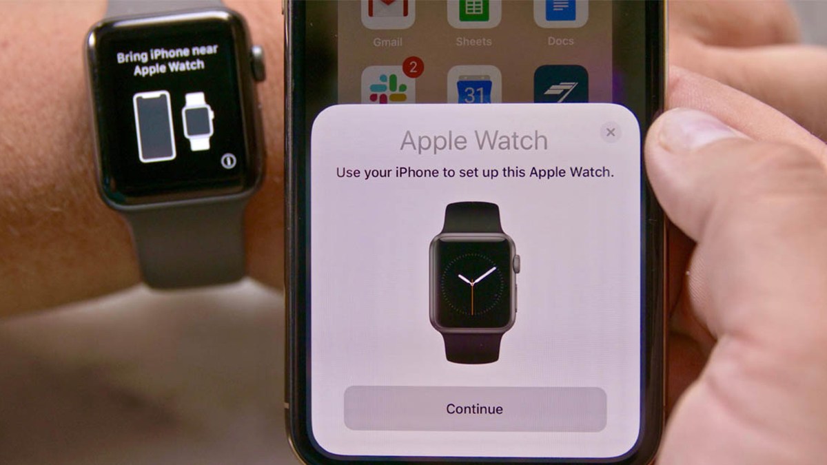 Apple Watch kết nối với iPhone đầu tiên