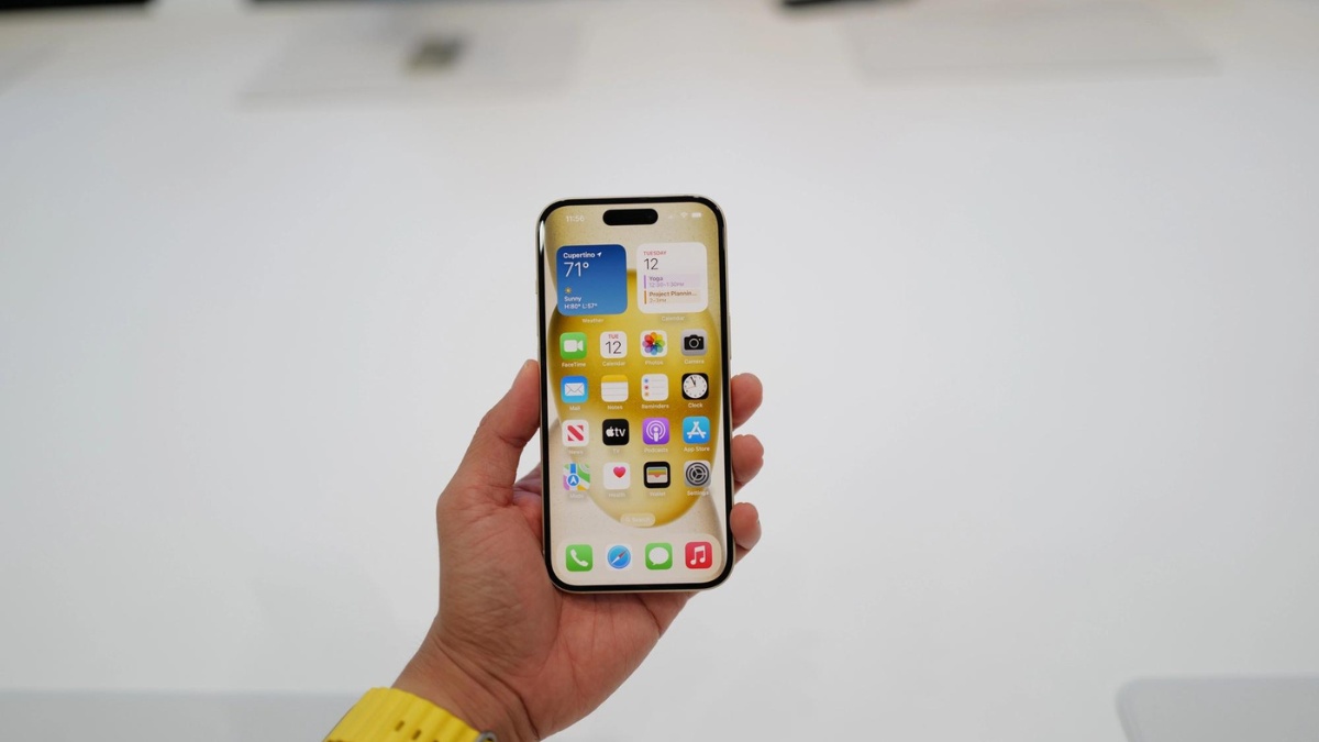 iPhone 15 Plus chính thức mở bán tại Việt Nam