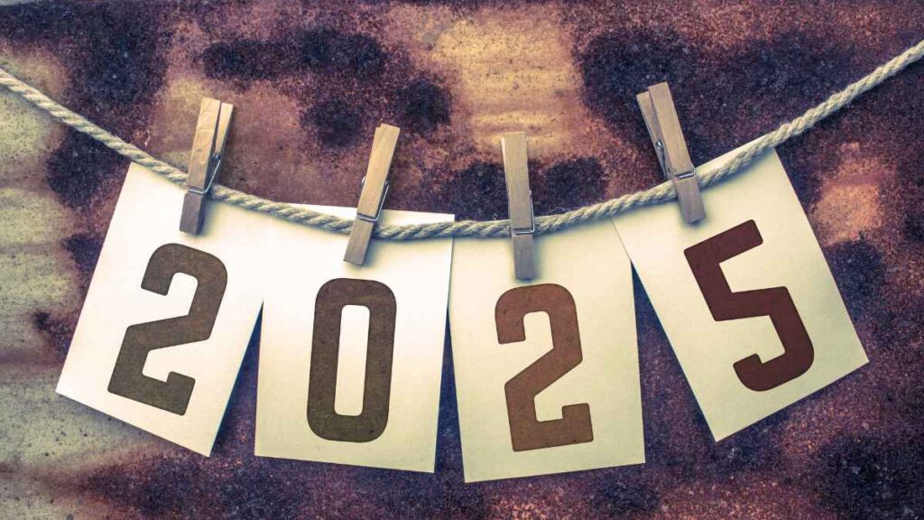 Năm 2025 tuổi gì mệnh gì