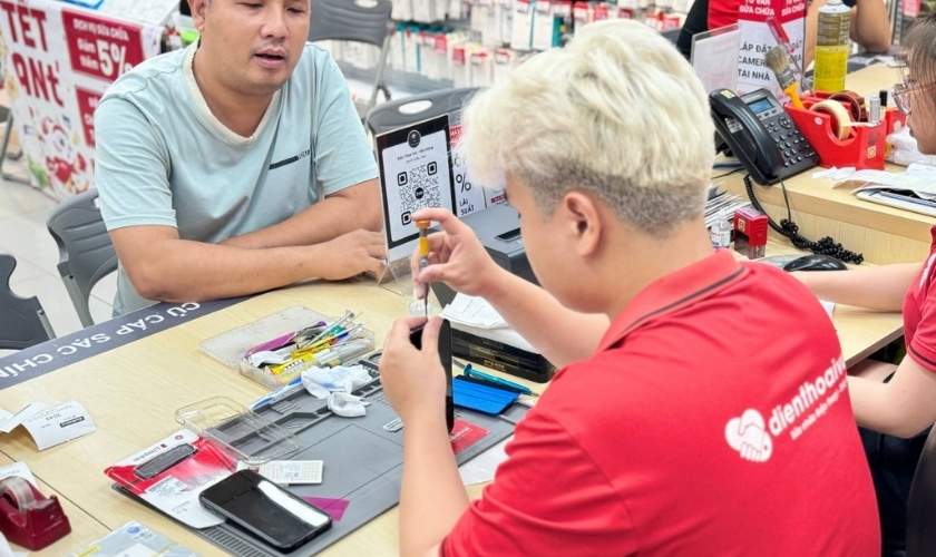 Thay pin iPhone 6S giá tốt, lấy liền tại TP. HCM, Hà Nội?